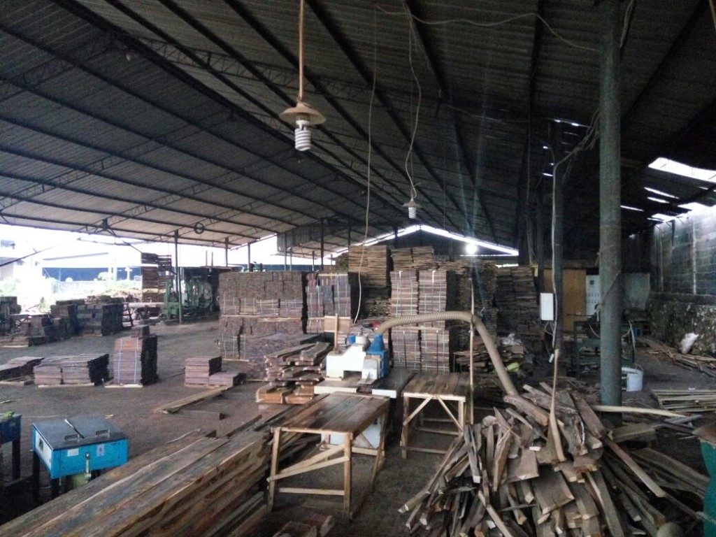Pabrik Kayu Gresik